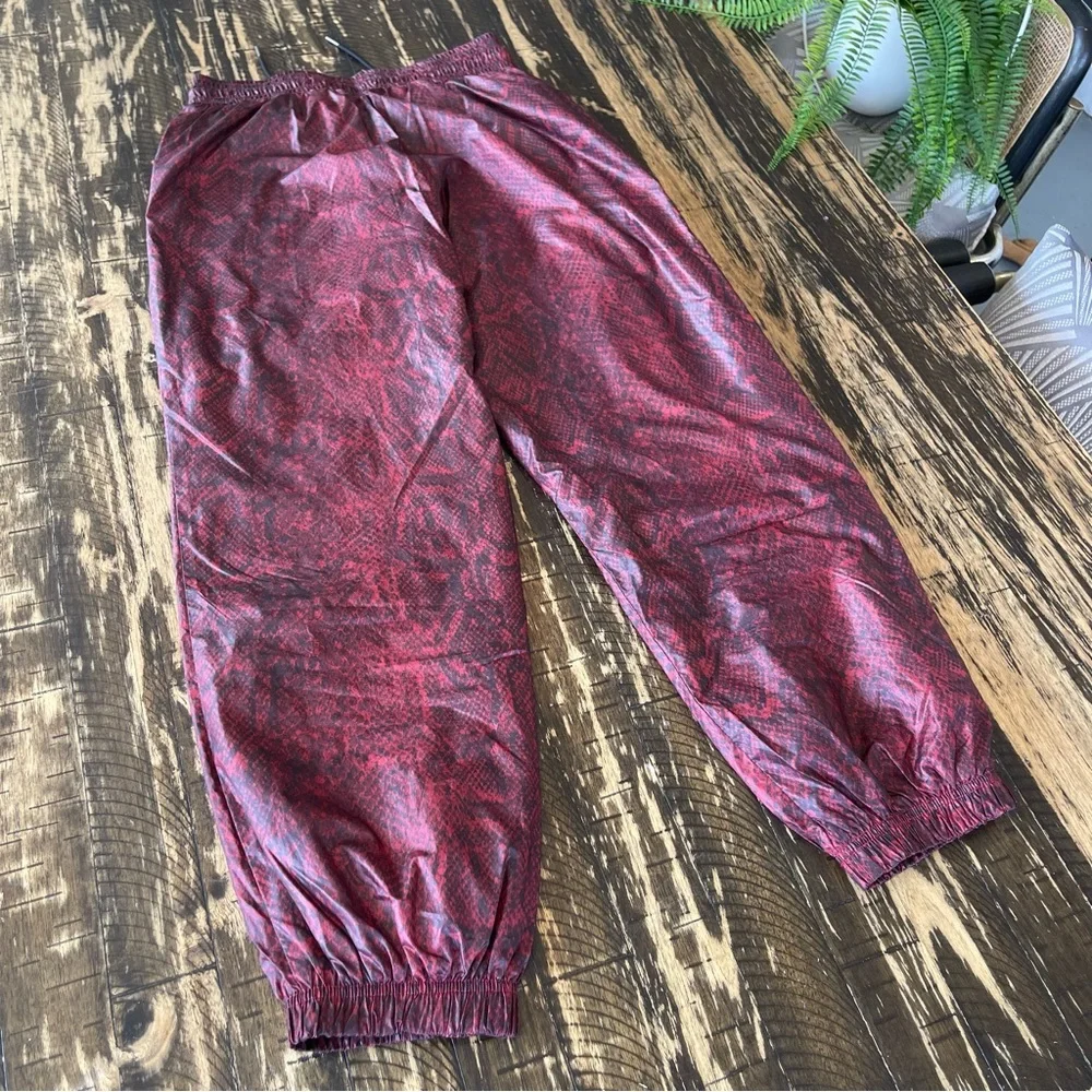 NIKE Maroon Red Snakeskin Windbreaker Pants - SMALL